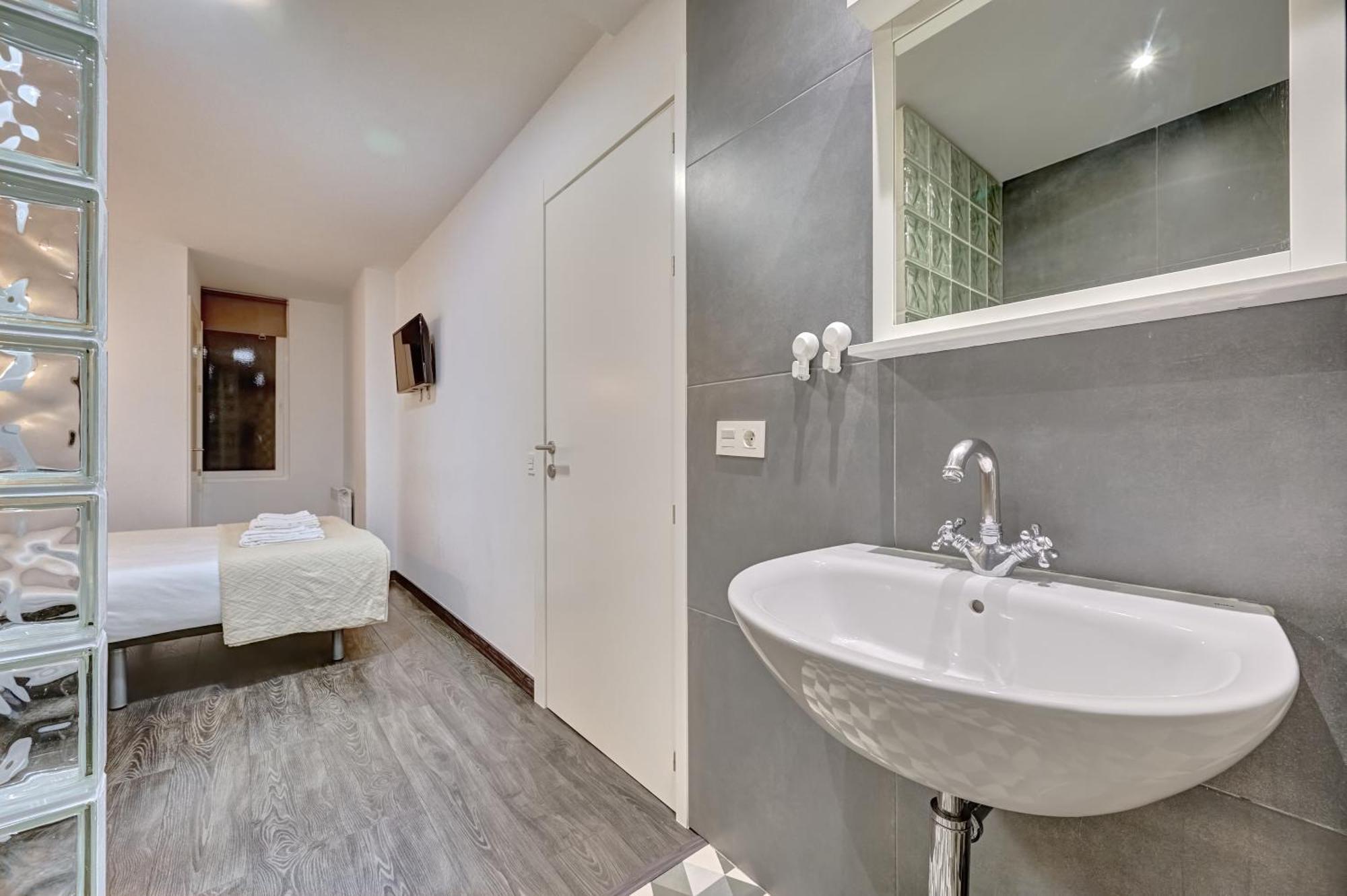 El Navarro Suite By Clabao Pamplona Eksteriør billede
