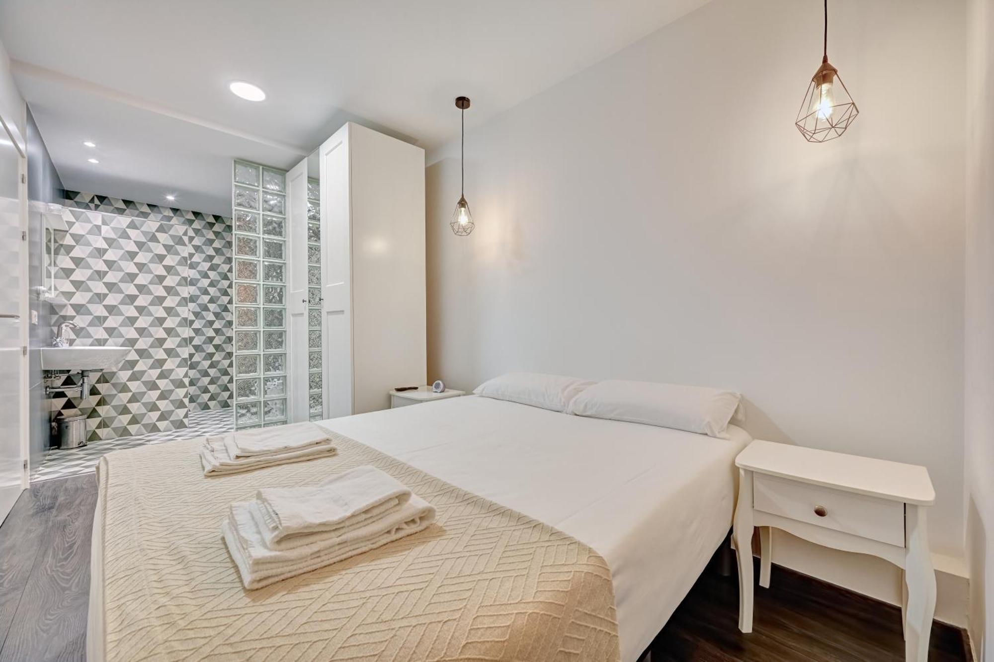 El Navarro Suite By Clabao Pamplona Eksteriør billede